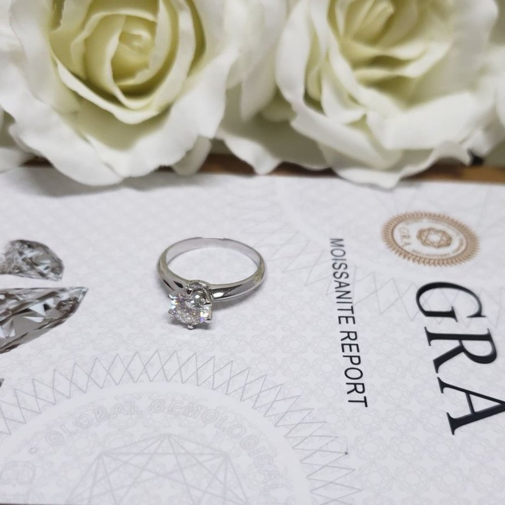 1 Carat Moissanite Solitaire Ring with 925 Sterling Silver Band, D, VVS1